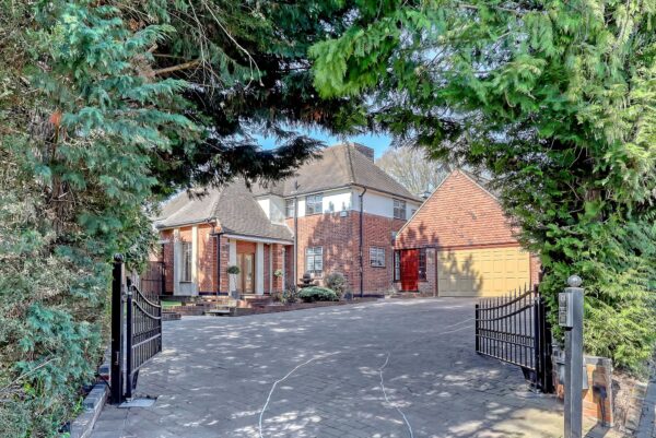 Parkway, Gidea Park Exhibition Estate