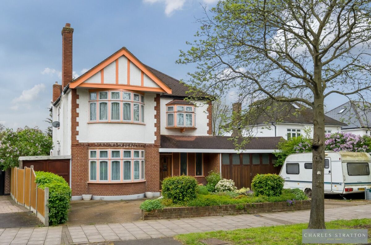 Main Road, Gidea Park