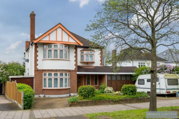 Main Road, Gidea Park