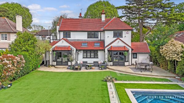 Balgores Lane, Gidea Park