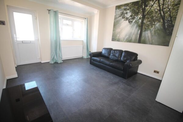 Douglas Road, Hornchurch, RM11