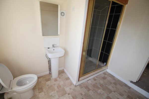 Douglas Road, Hornchurch, RM11