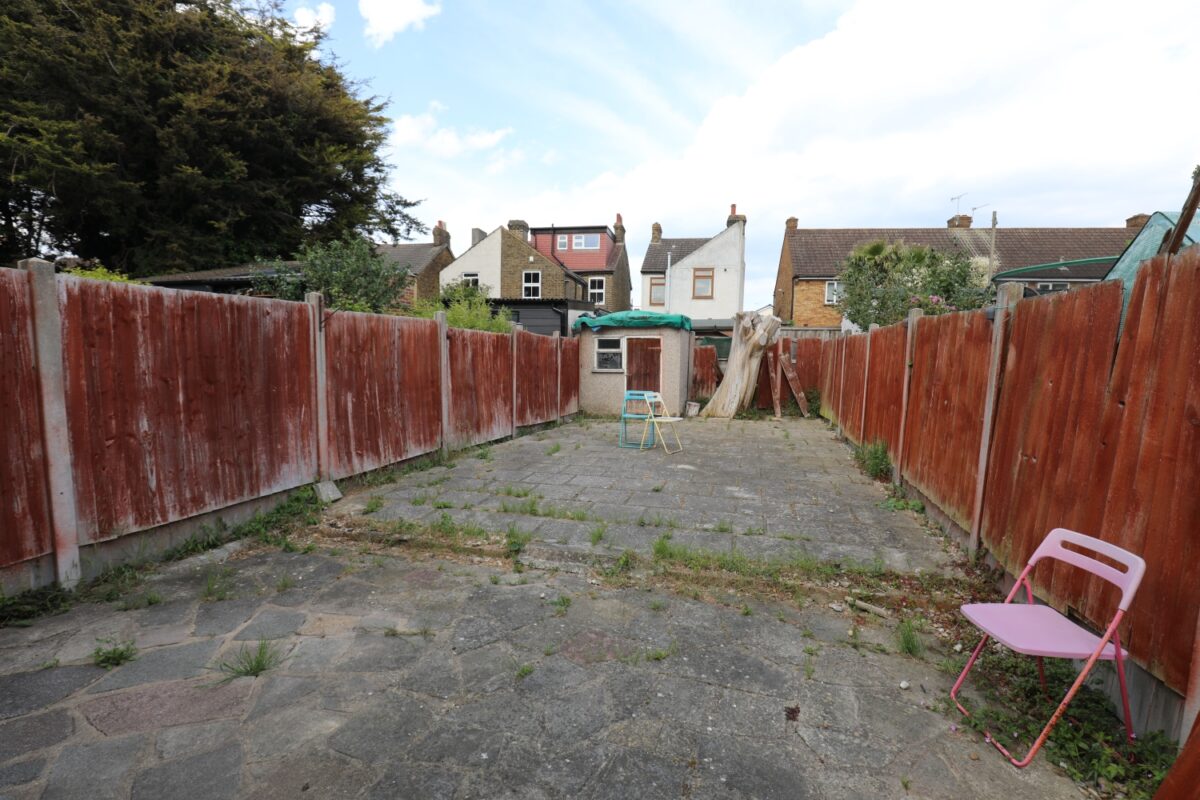 Douglas Road, Hornchurch, RM11