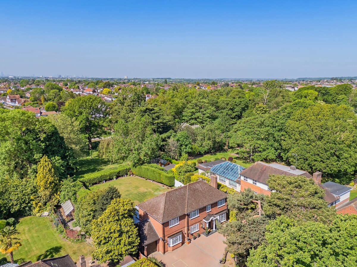 Parkway, Gidea Park