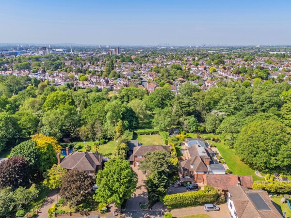 Parkway, Gidea Park
