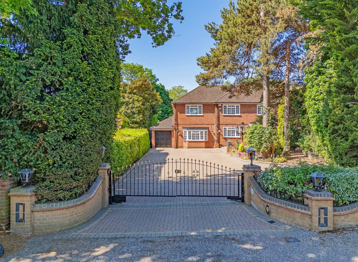 Parkway, Gidea Park