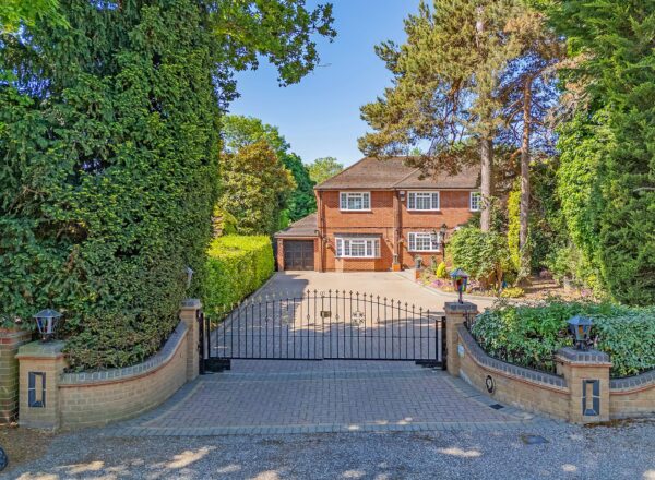 Parkway, Gidea Park