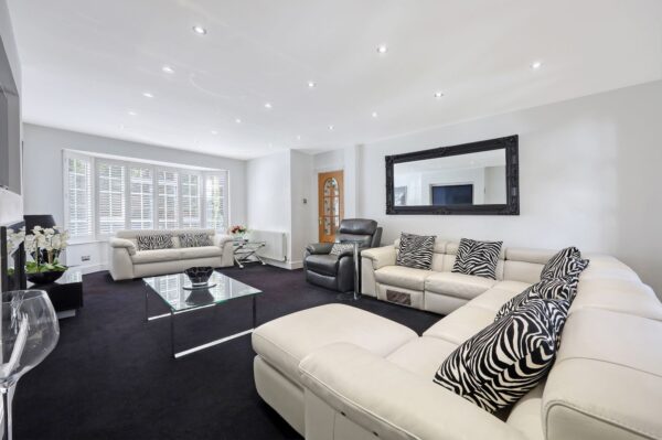 Parkway, Gidea Park