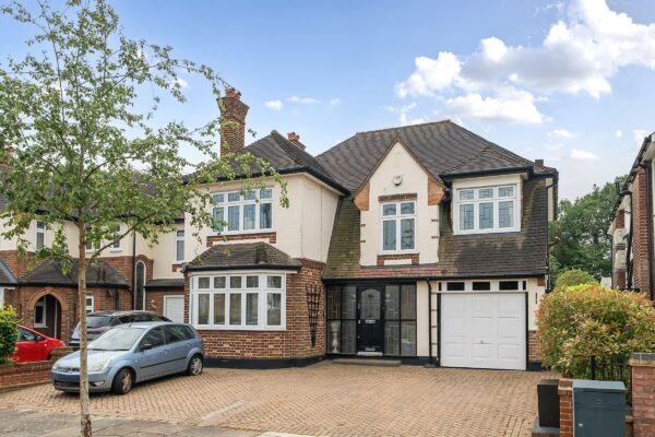 Links Avenue, Gidea Park
