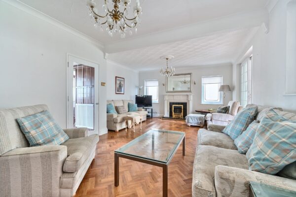 Links Avenue, Gidea Park