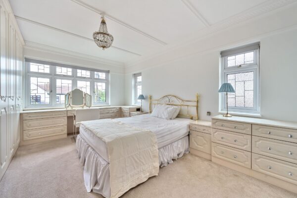 Links Avenue, Gidea Park