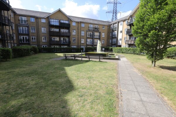 Southwell Close, Chafford Hundred, Grays, RM16