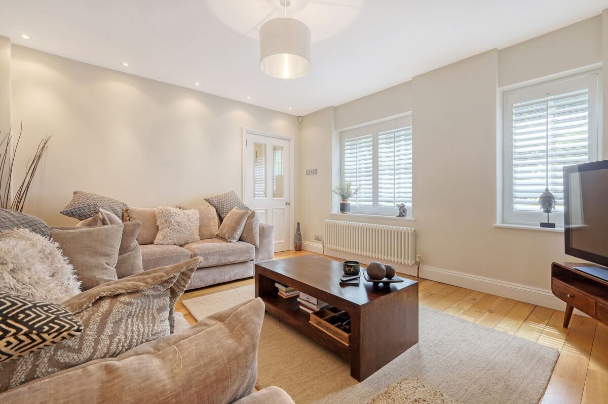 Parkway, Gidea Park