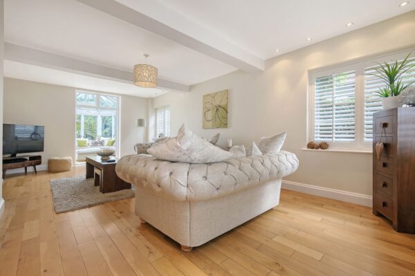 Parkway, Gidea Park