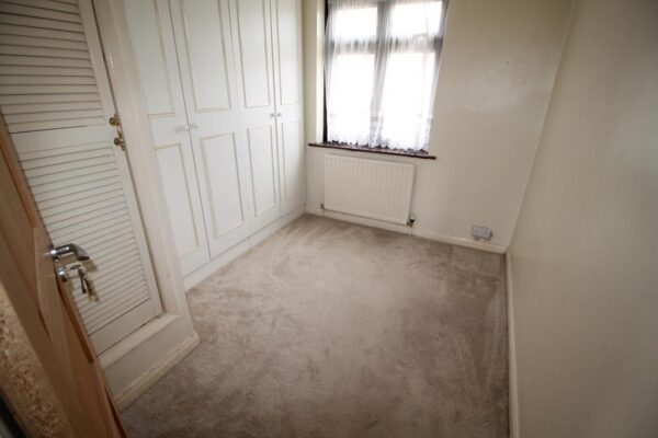 Brentwood Road, Romford, Rm1
