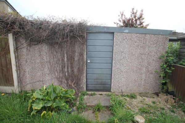 Brentwood Road, Romford, Rm1