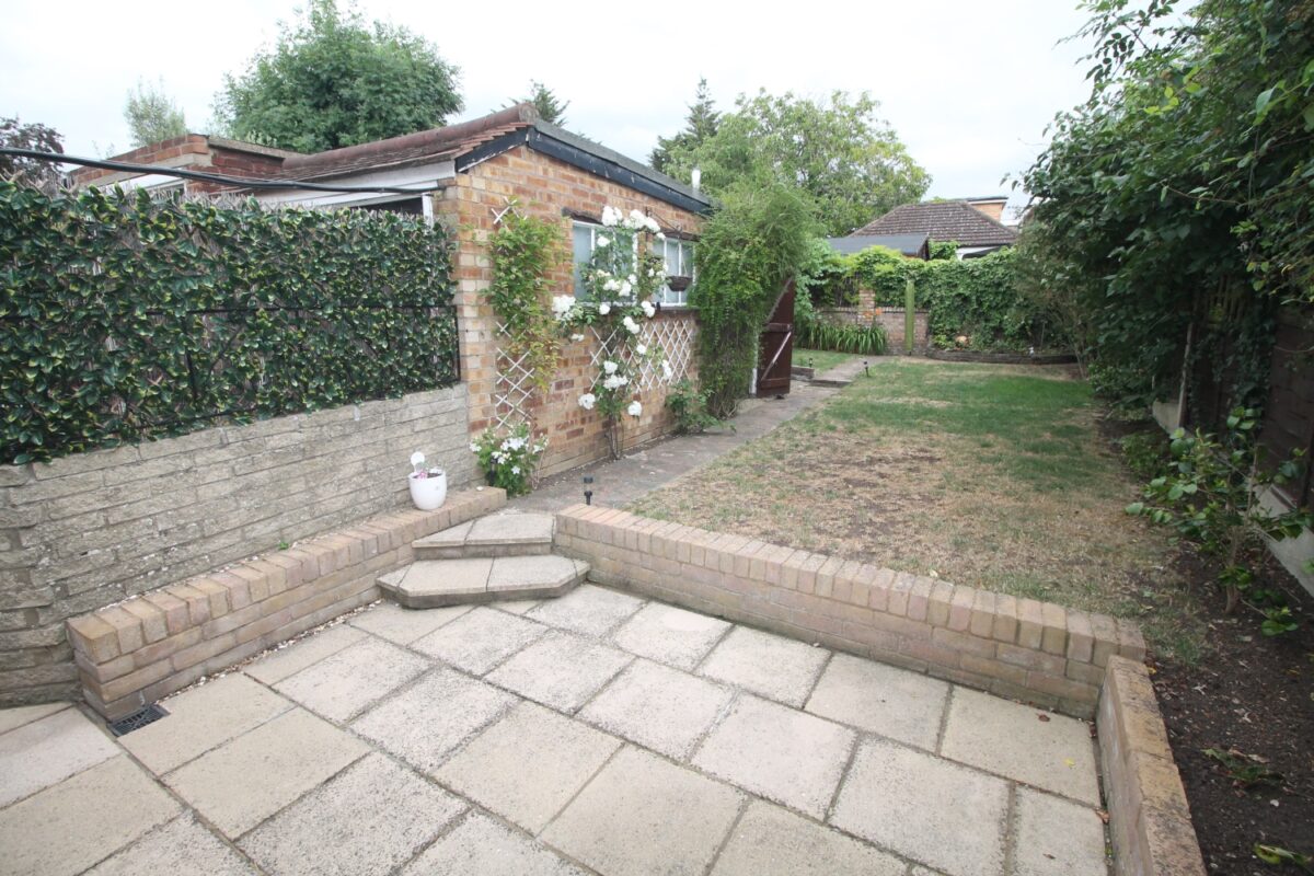 Farnes Drive, Gidea Park, Romford, RM2