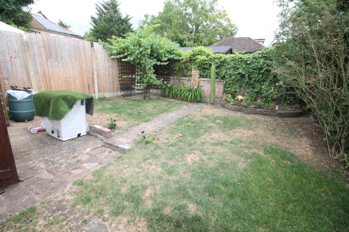 Farnes Drive, Gidea Park, Romford, RM2