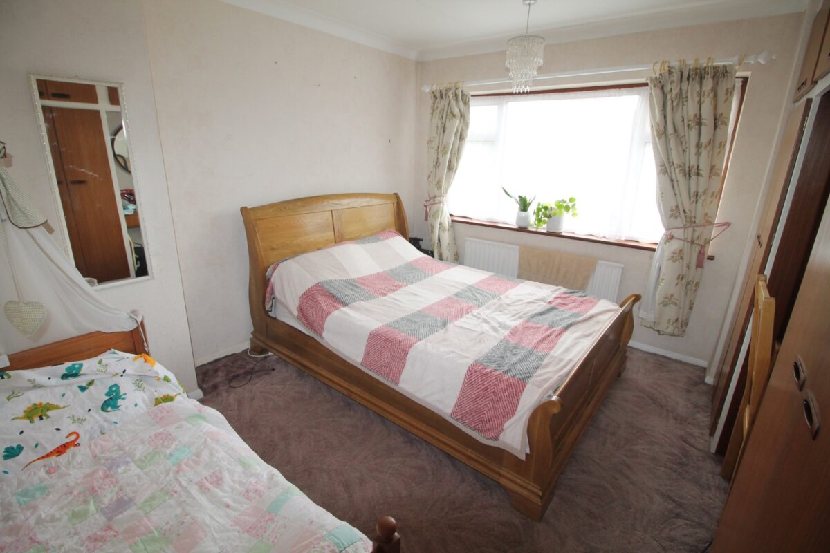 Farnes Drive, Gidea Park, Romford, RM2