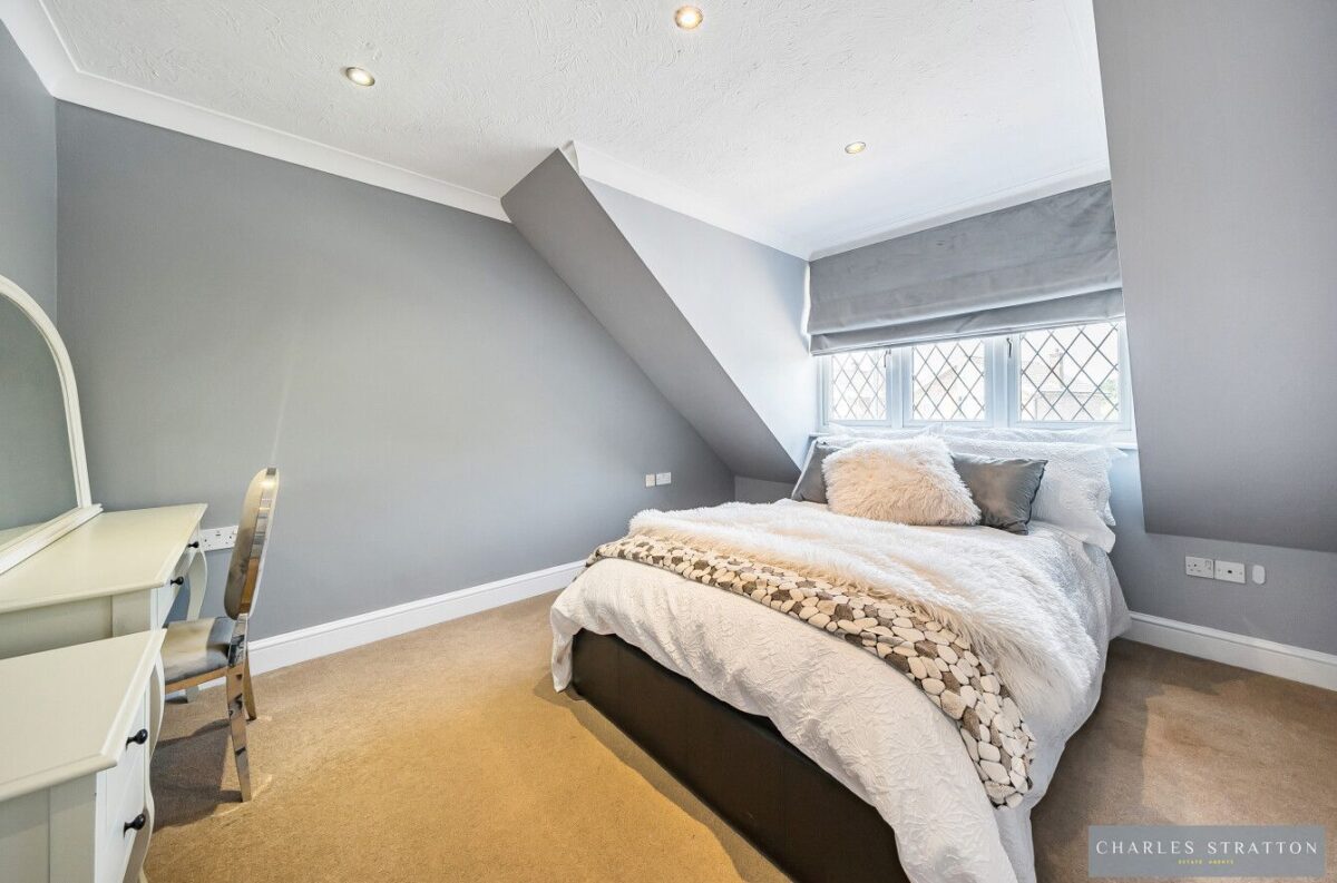 Goodwood Avenue, Hutton