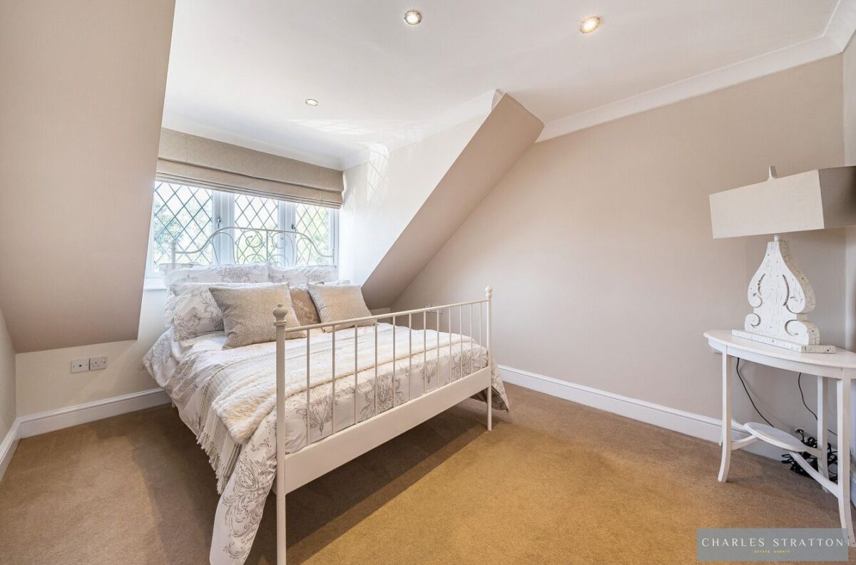 Goodwood Avenue, Hutton