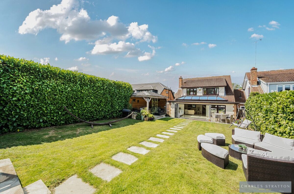 Goodwood Avenue, Hutton