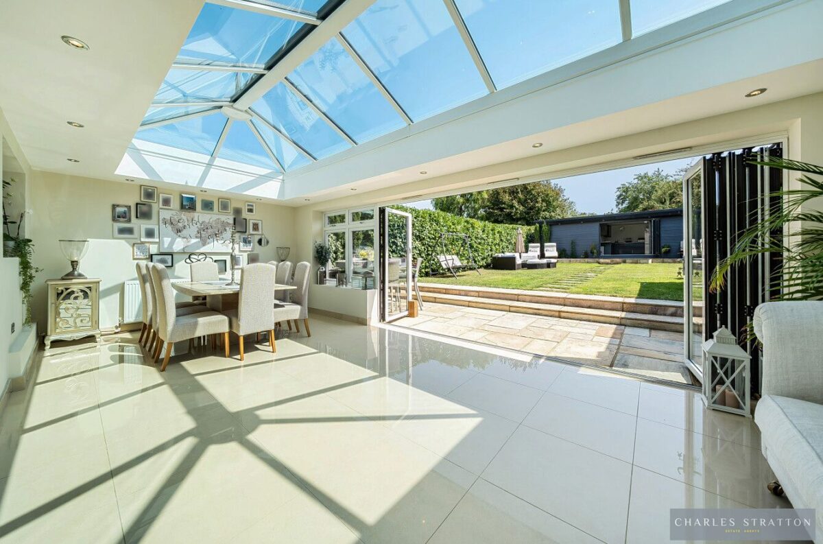 Goodwood Avenue, Hutton