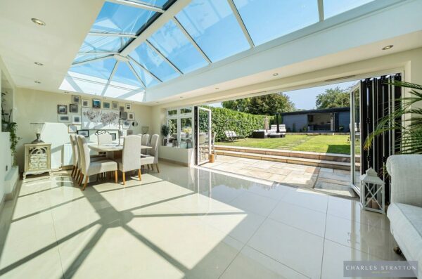 Goodwood Avenue, Hutton