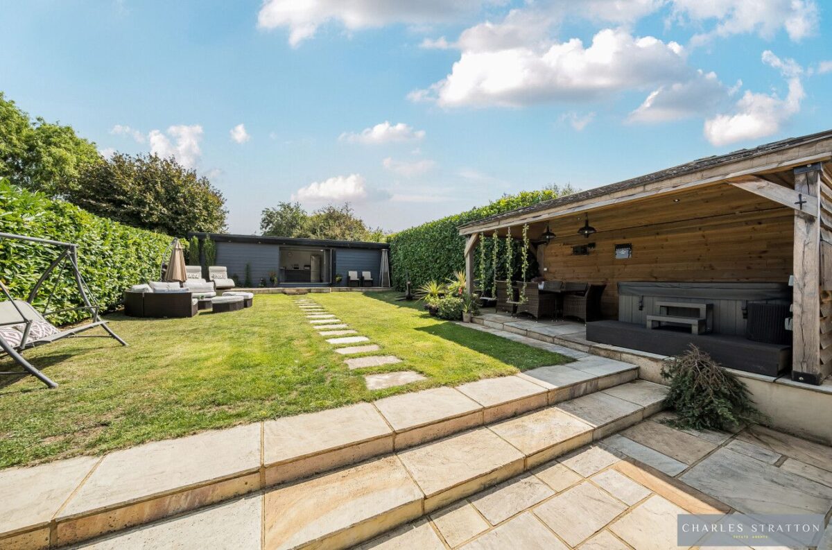 Goodwood Avenue, Hutton