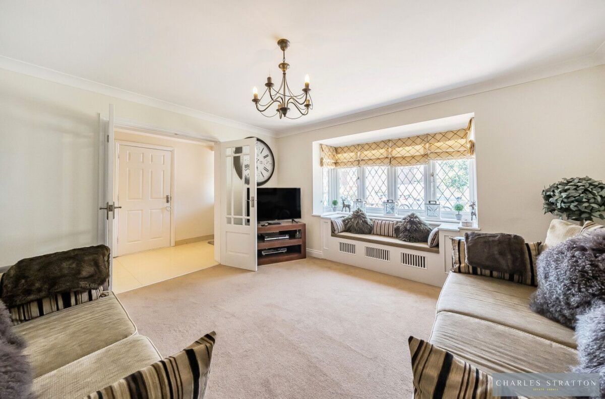 Goodwood Avenue, Hutton