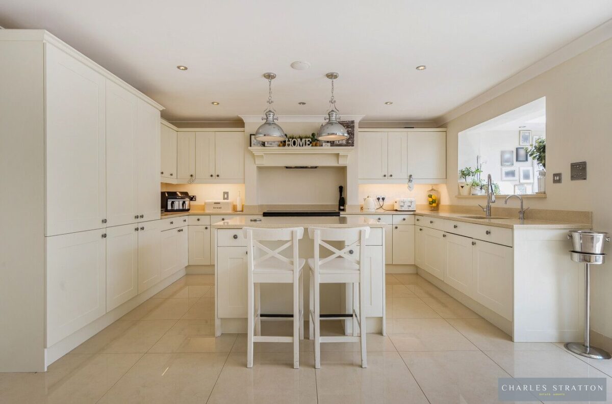 Goodwood Avenue, Hutton