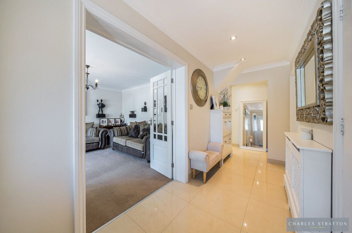 Goodwood Avenue, Hutton