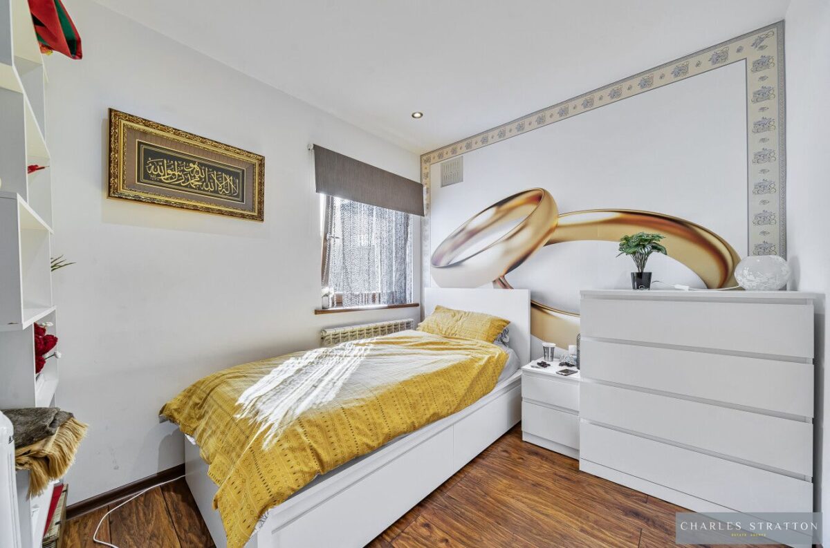 Harrow Crescent, Romford