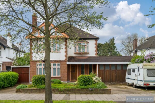 Main Road, Gidea Park