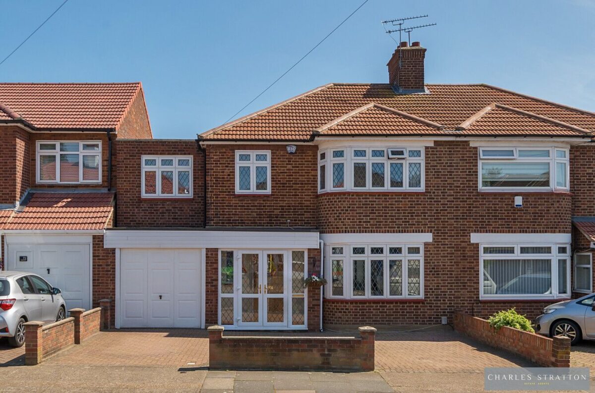 Lodge Avenue, Gidea Park