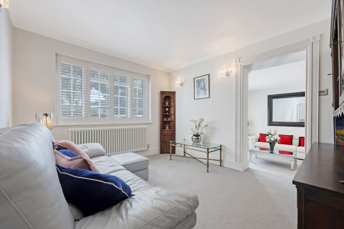 Parkway, Gidea Park