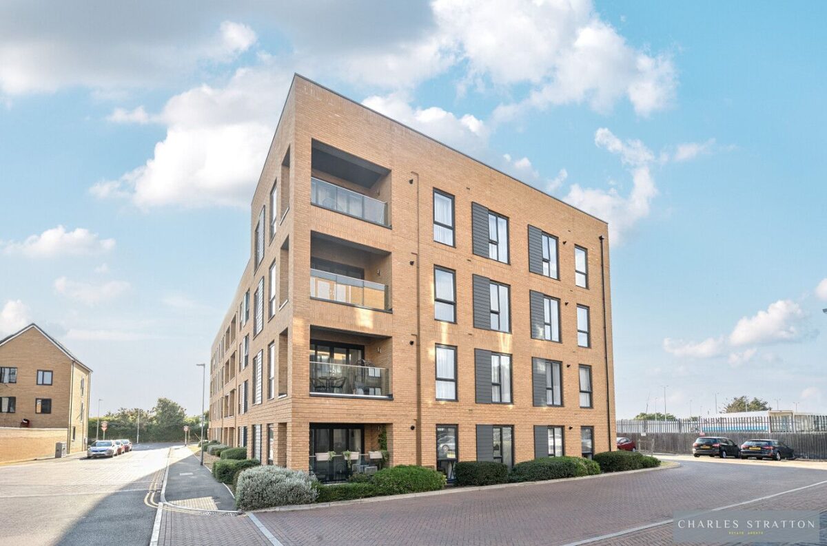 Windstar Drive, South Ockendon