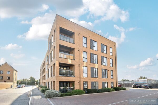 Windstar Drive, South Ockendon