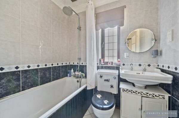 Highland Avenue, Dagenham