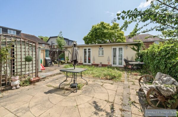 Highland Avenue, Dagenham