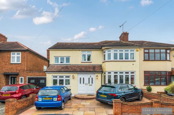 Lodge Avenue, Gidea Park