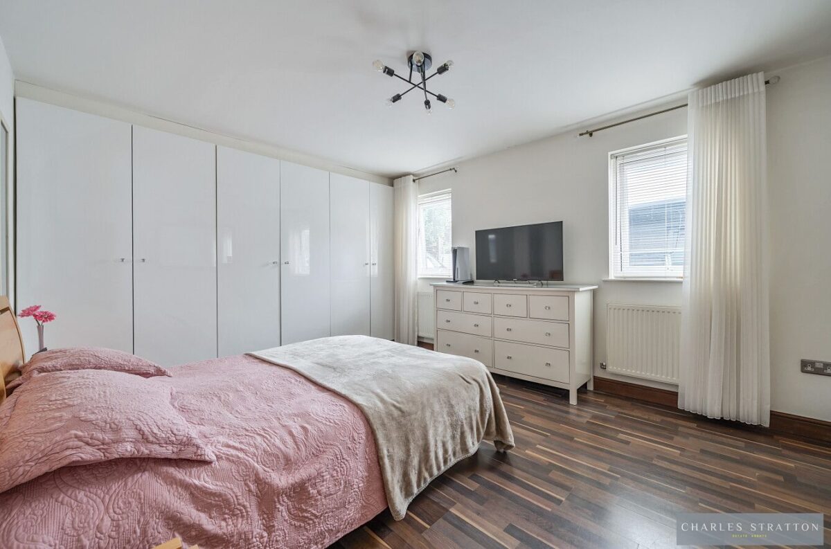 Harrow Crescent, Romford