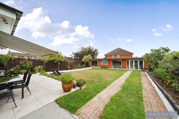 Harrow Crescent, Romford