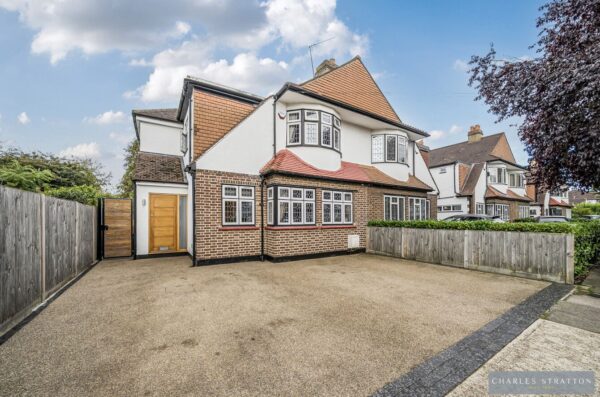 Pemberton Avenue, Gidea Park