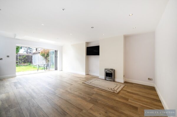 Balgores Square, Romford, RM2