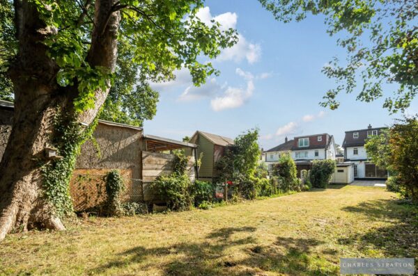 Grey Towers Gardens, Hornchurch