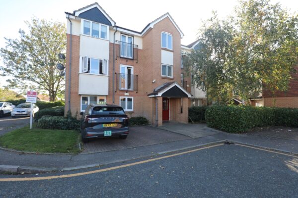 Sparks Close, Dagenham, RM8