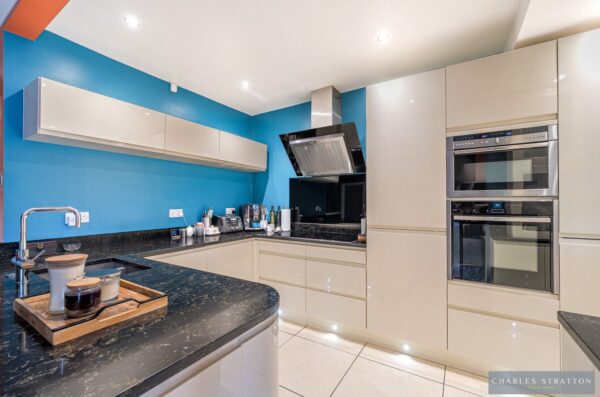 Mashiters Walk, Marshalls Park