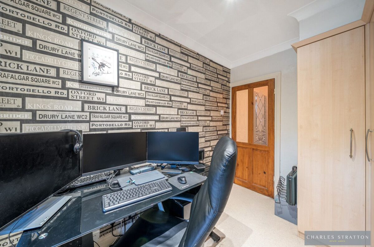 Mashiters Walk, Marshalls Park