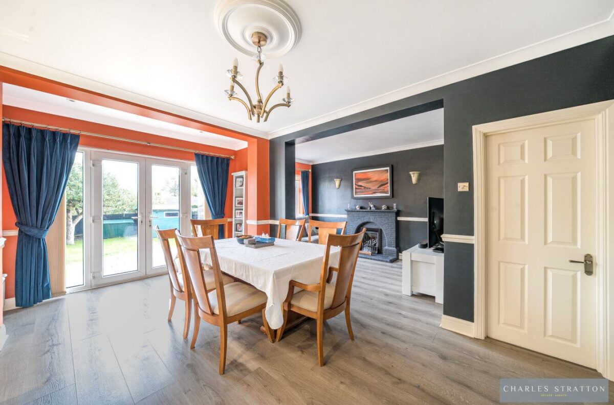 Mashiters Walk, Marshalls Park